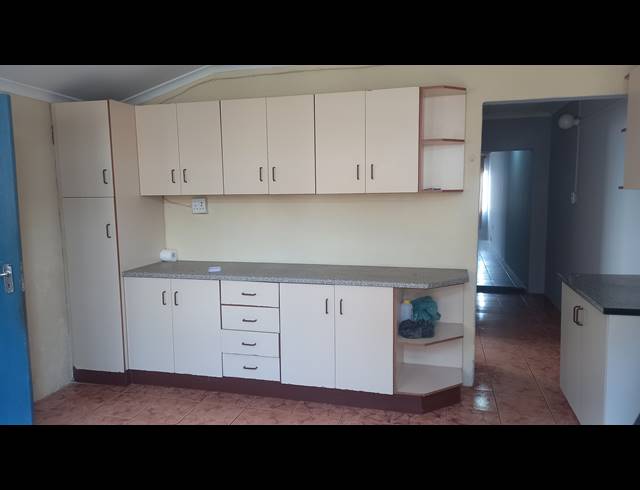 2 BEDROOM HOUSE RENTED IN MEREWENT